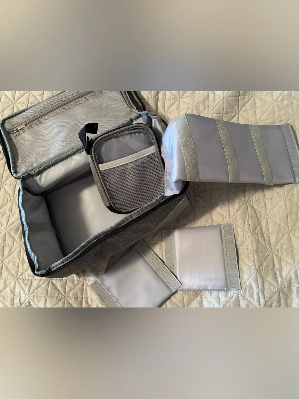 Toiletry Bag Travel Personal Carry Duffel Medicine Unisex NEW Gray Zippers Extra